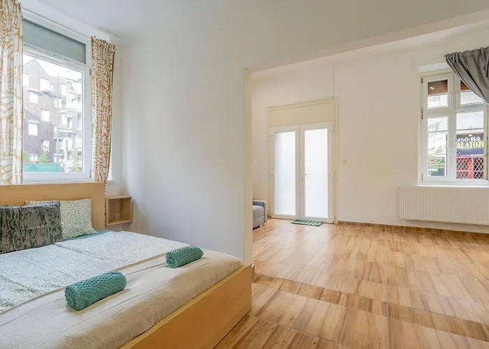 Prater Street Charm Your Getaway Budapeşte
